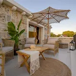 Glass Gym, Tennis, & Pool Bond Mansion Casa vacanze