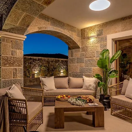 Glass Gym, Tennis, & Pool Bond Mansion Cera