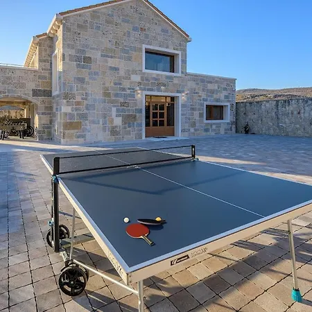 Bond Hideout - Tennis, Football, & Pool