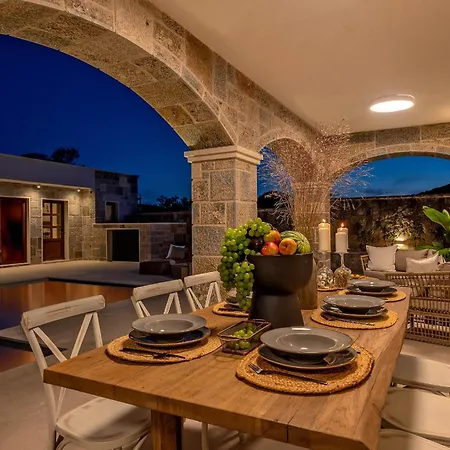 Bond Hideout - Tennis, Football, & Pool