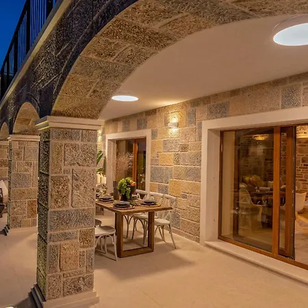 Bond Hideout - Tennis, Football, & Pool